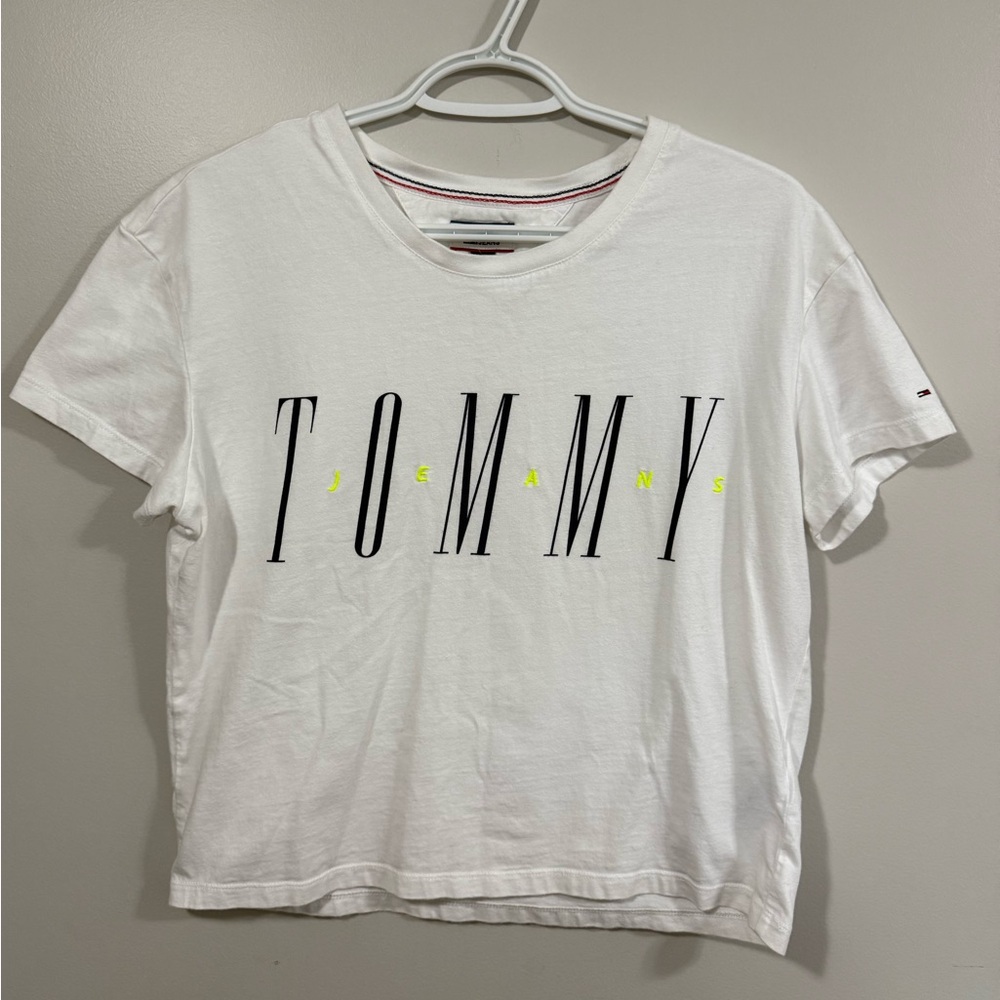 💙Tommy Hilfiger White Tee with Red and Blue Accents
